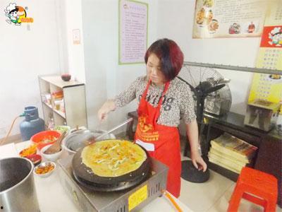 娱乐吃瓜酱摆摊,娱乐吃瓜酱的美食传奇